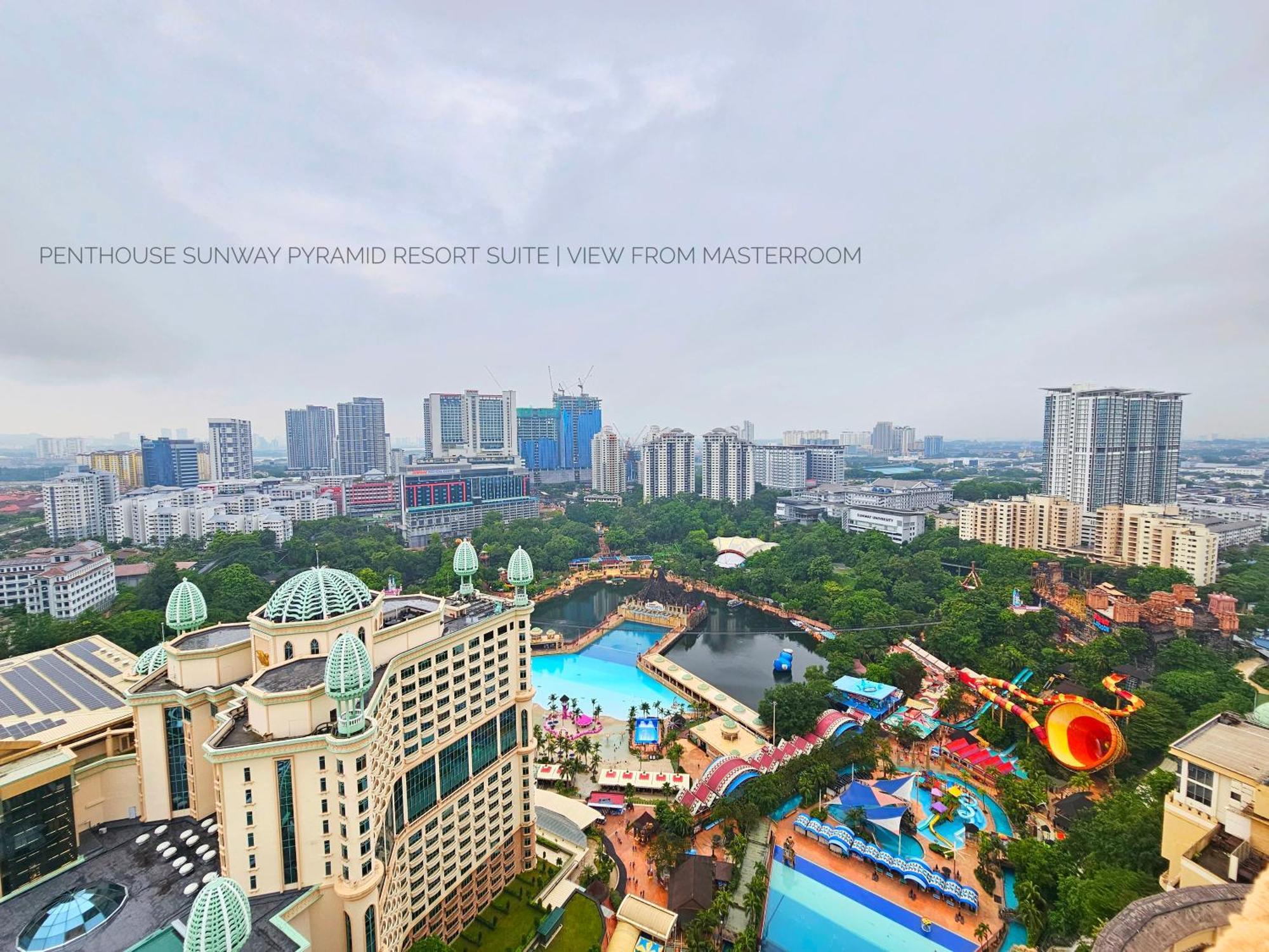 Sunway #29 1- 6paxs Sunway Lagoon Pyramid *