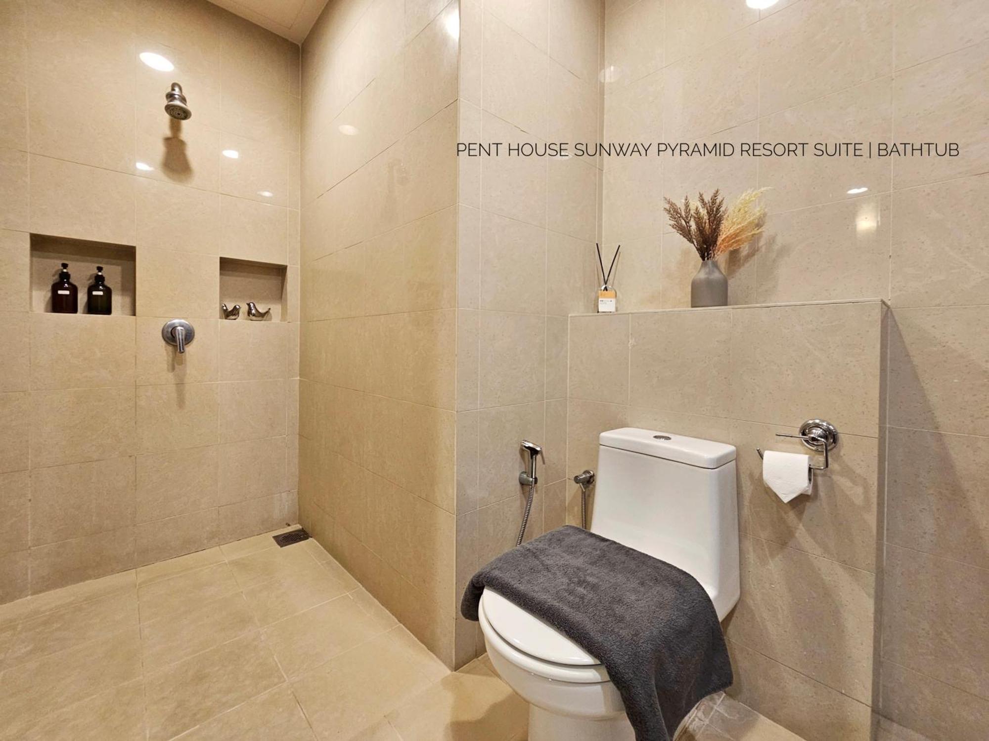 Sunway #29 1- 6paxs Sunway Lagoon Pyramid Apartment Petaling Jaya